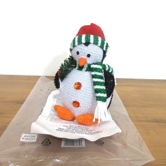 Avon Light Up Pal Penguin Green Wreath Color Changing Winter Decor Battery Oper - Picture 1 of 8